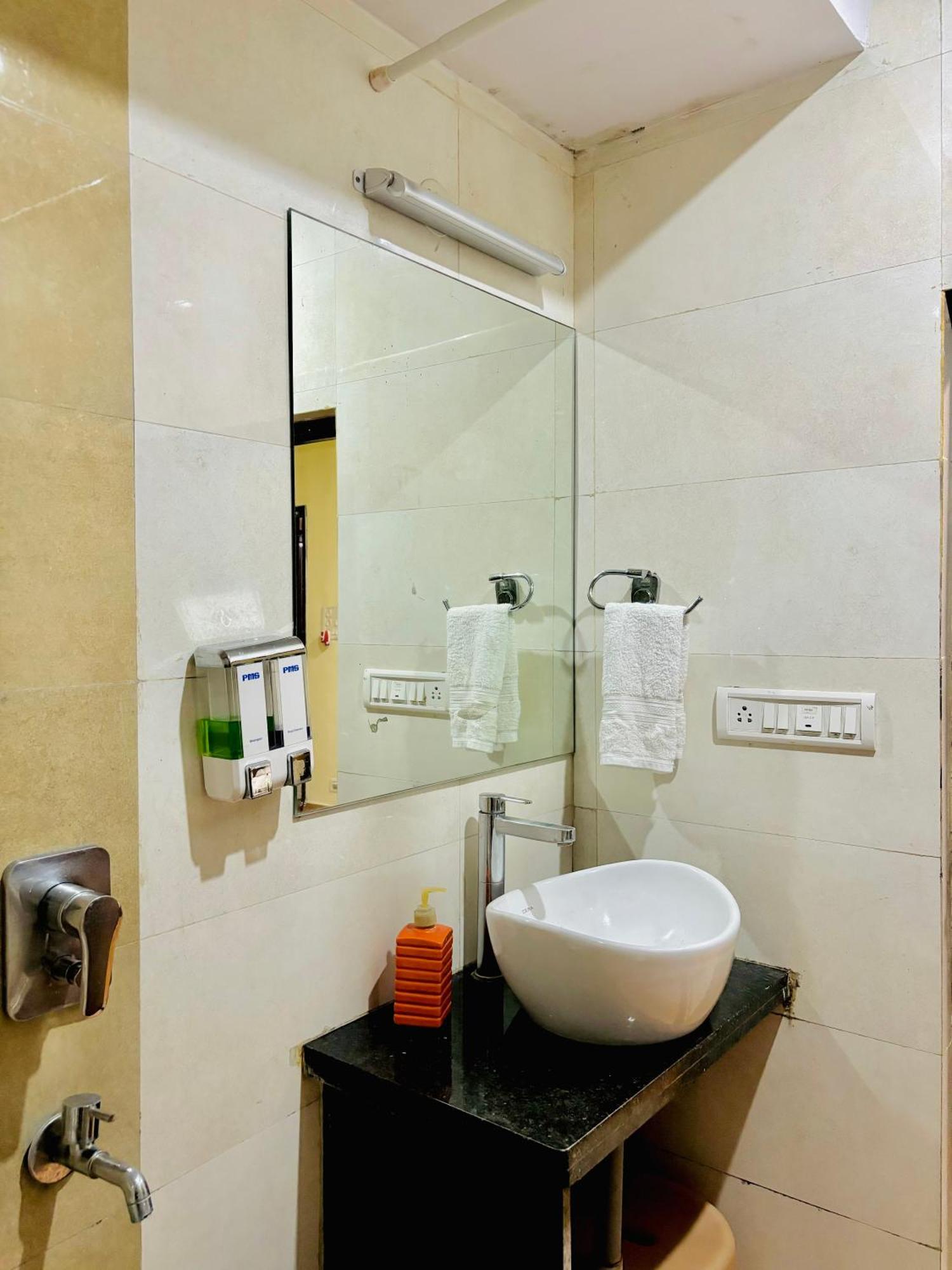 Royal Palms Luxury Service Apartment Nágpur Szoba fotó
